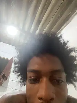 Larry-n-clouds live sex cam