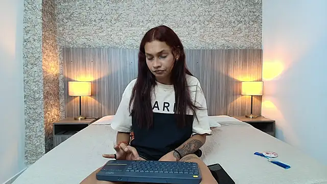 zoe_bermudez's cam snapshot