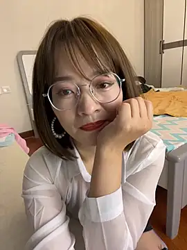 Mia-t's cam snapshot