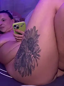 GinAnnTonic live sex cam