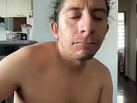 littlelatinhunter live sex cam