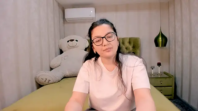 ZarifaBev live sex cam
