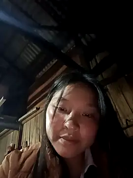 MuiNay live sex cam