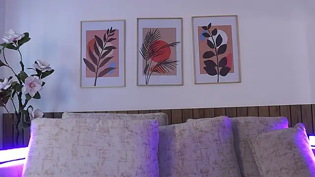 JulesBenett live sex cam