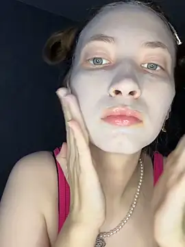 Holy_Poly's cam snapshot