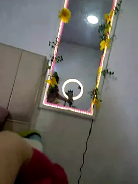 Scarlet_curly's cam snapshot