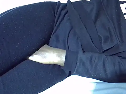 naughtycate_'s cam snapshot