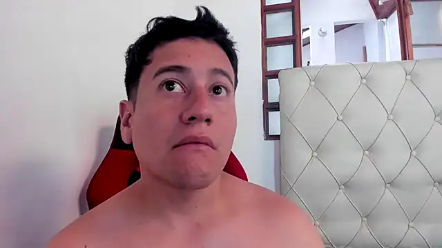 oliver_price1's cam snapshot