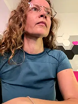 AnnikaRose live sex cam