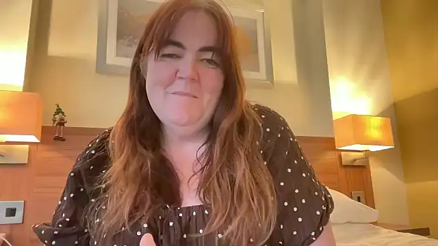 curvy-milf-abbie live sex cam