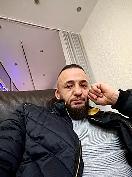 Reeeks69 live sex cam