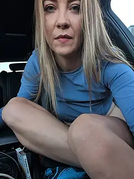 Risky_girl23's cam snapshot