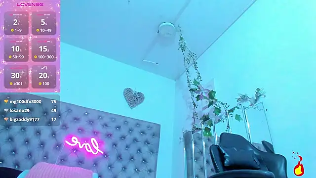 Naomii_Viper's cam snapshot