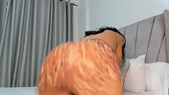 thee_sexy_goddess live sex cam