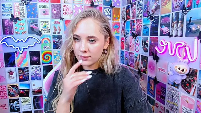 MiaMilas live sex cam