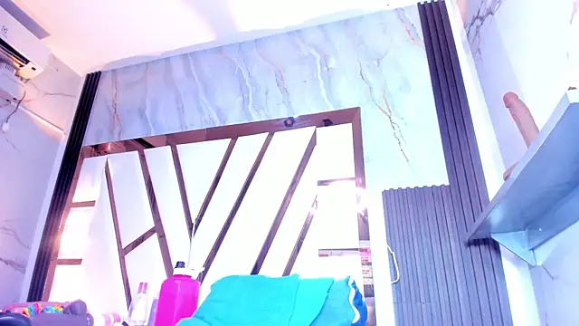 lola_hornei's cam snapshot