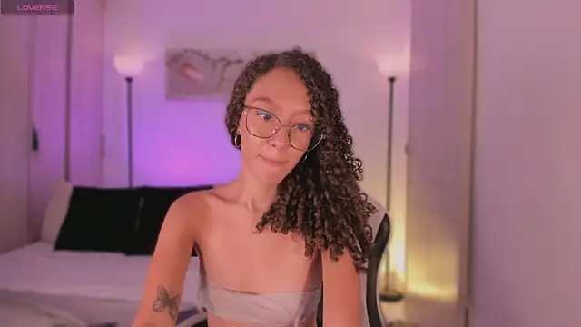 ChloeMoreti's cam snapshot