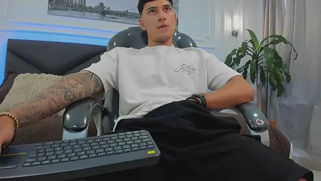 Damian23__ live sex cam