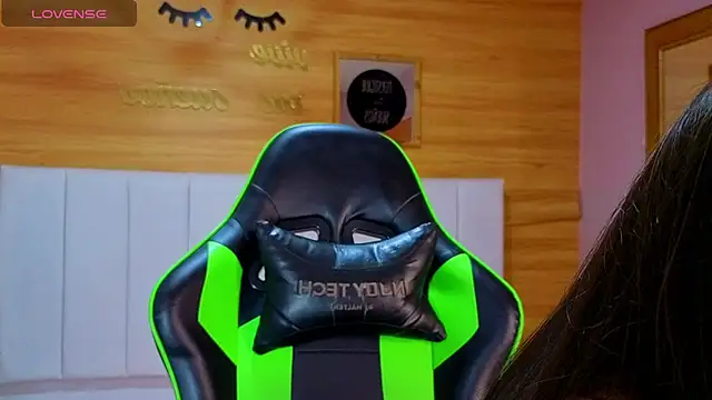 Abril_Velvet_a_'s cam snapshot