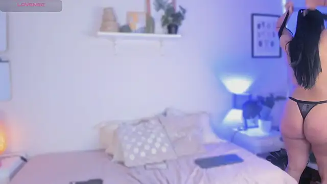 LizzCarter_'s cam snapshot