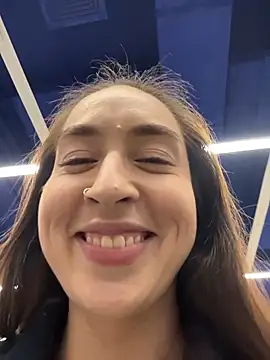 Holly_Play's cam snapshot