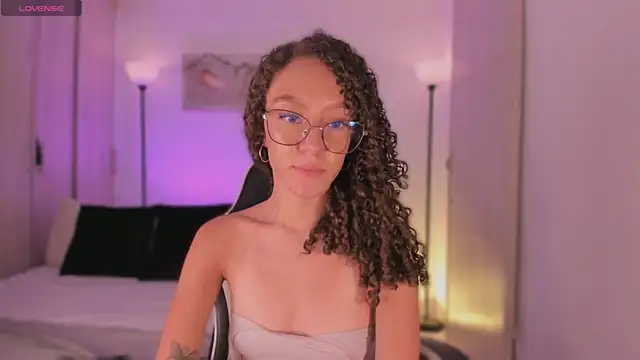 ChloeMoreti's cam snapshot