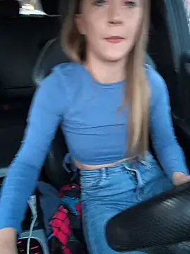 Risky_girl23's cam snapshot