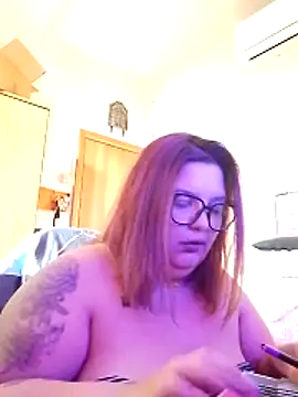 hottyskull's cam snapshot