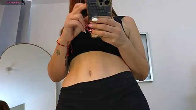 bella__adams's cam snapshot