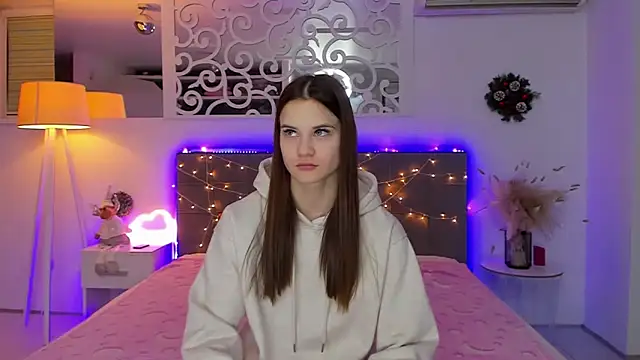 LuisaClover's cam snapshot