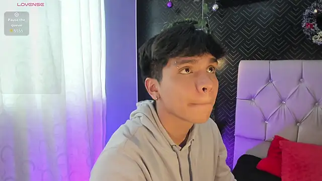 Thiago_Kozak live sex cam