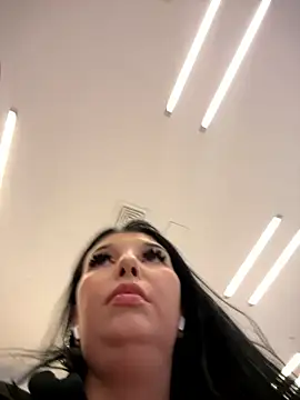 Tisha_Busty live sex cam