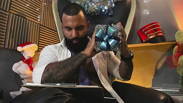 BeardAndrew live sex cam