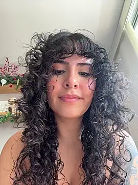 SugarTroubl33 live sex cam