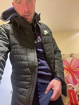 Rotteei1 live sex cam