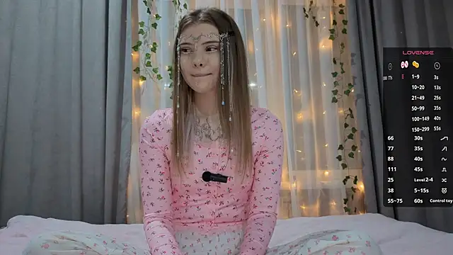 CarolinePepper live sex cam