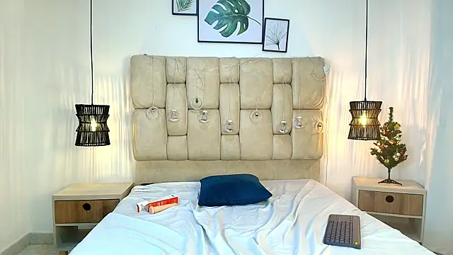 NatashaRoss_t's cam snapshot