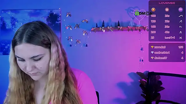 dina_bloom_'s cam snapshot