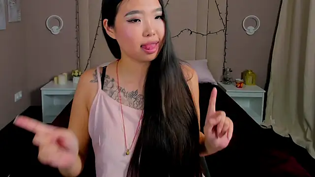 Vina_Moon's cam snapshot