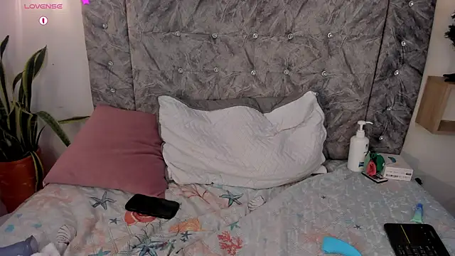 Amatista_desire's cam snapshot