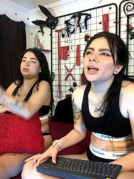 1lovelygirls live sex cam