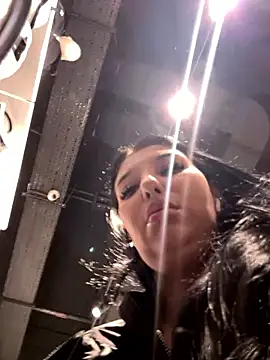 Tisha_Busty live sex cam