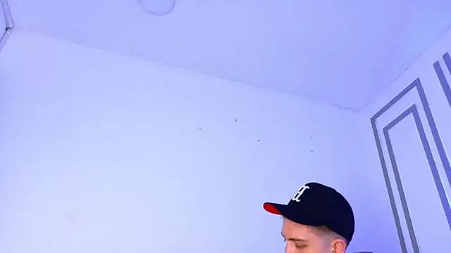 ALANNFERRER's cam snapshot