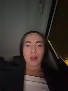 Holly_Play live sex cam