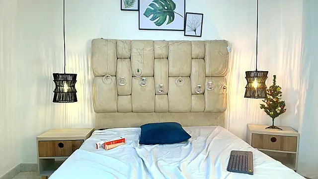 NatashaRoss_t's cam snapshot