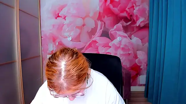 AngelinaLow's cam snapshot