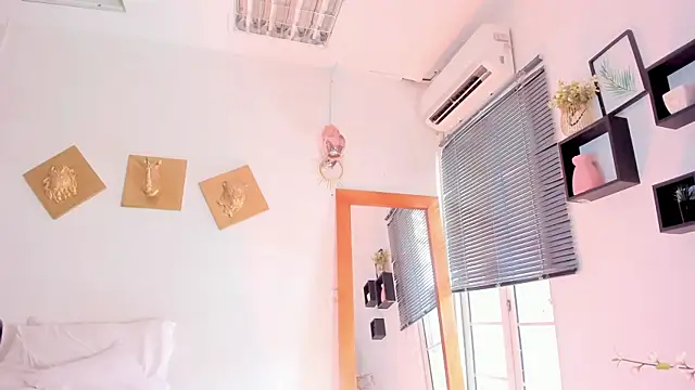 Aleexiiaa live sex cam