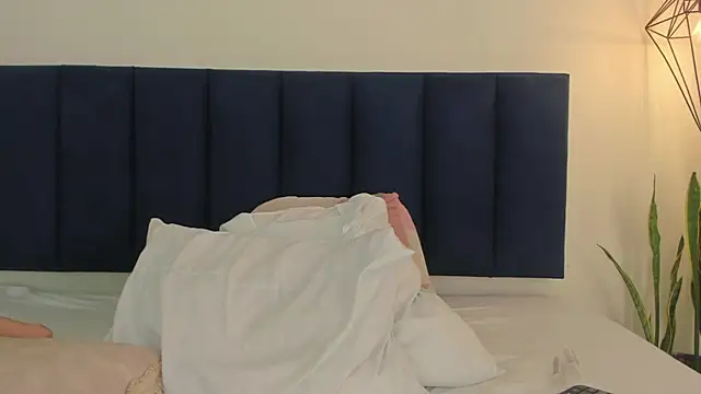 mayaevansmg's cam snapshot