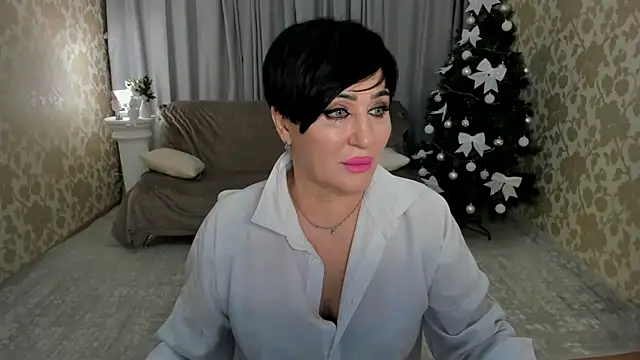 KiraTempt live sex cam