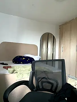 Lil-shawrie live sex cam